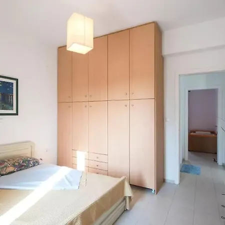 Adorable 3 Bedroom Maisonette In Pounta Apartment *